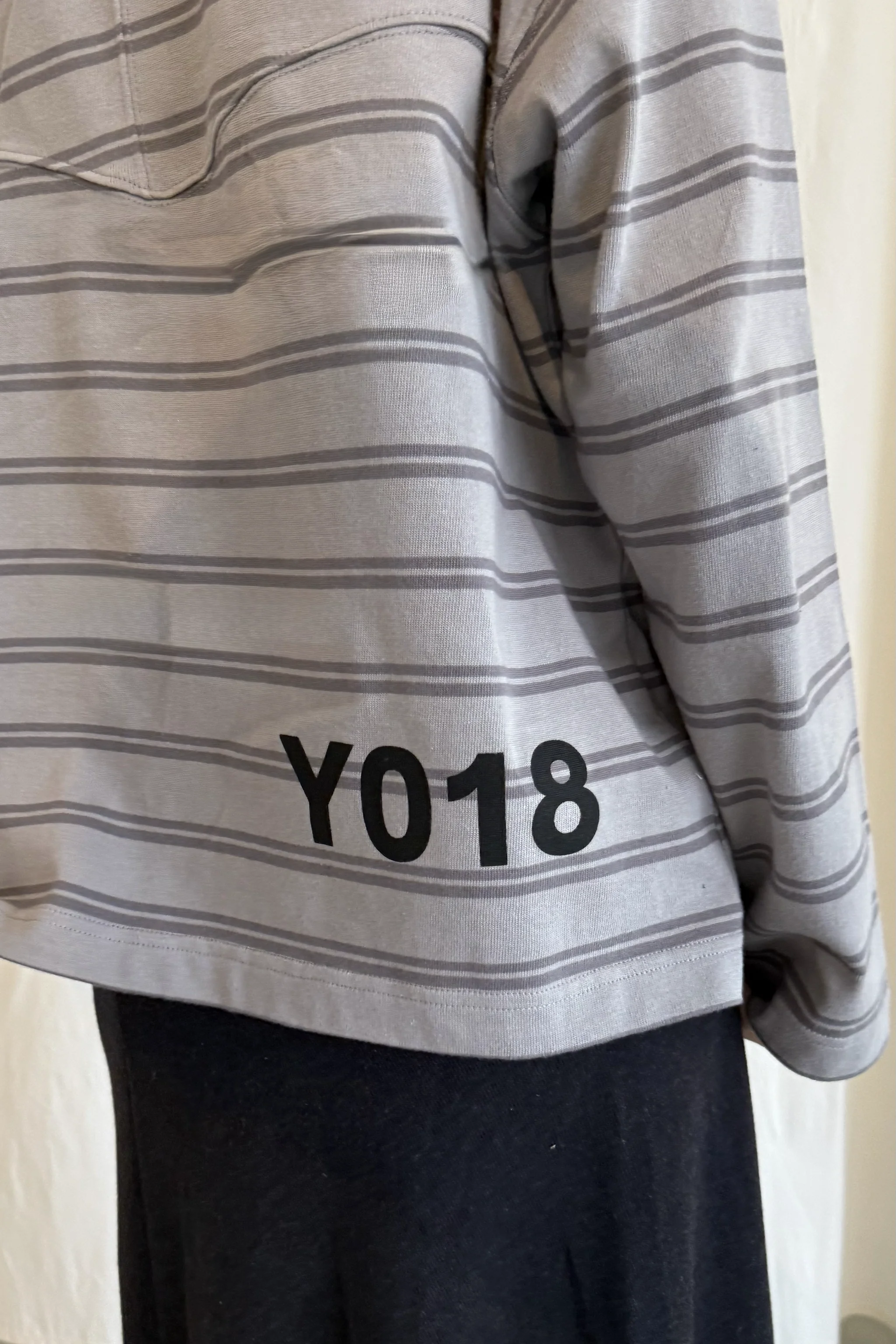 GLOSSY "HONGDAE" LONGSLEEVE - Image 6