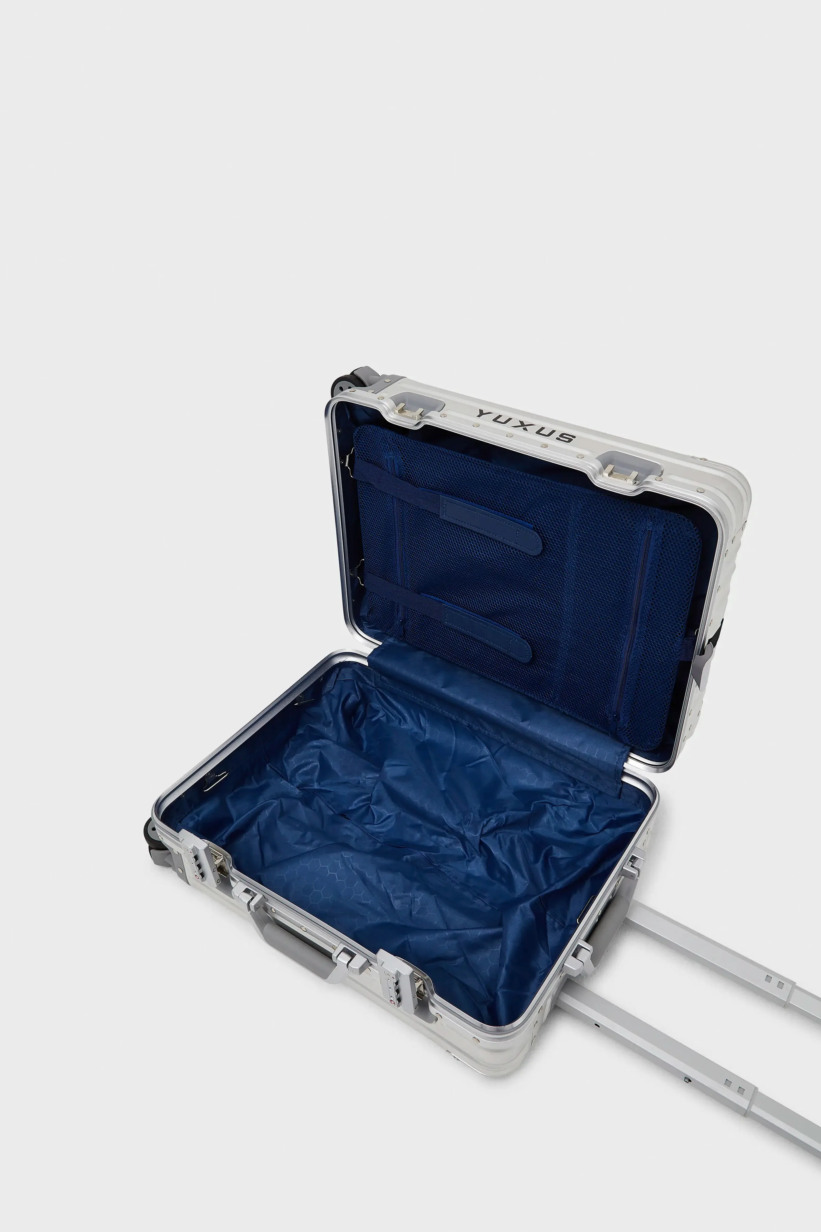 SILVER "VOYAGER" SUITCASE - Image 7